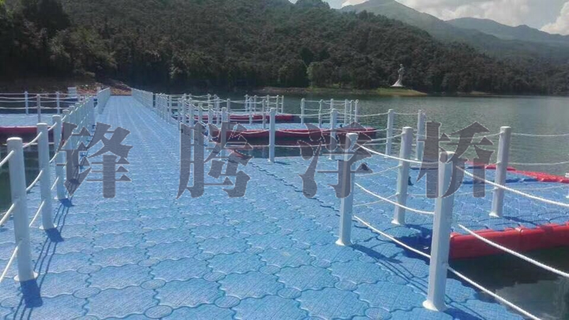 安徽柳安水上浮桥